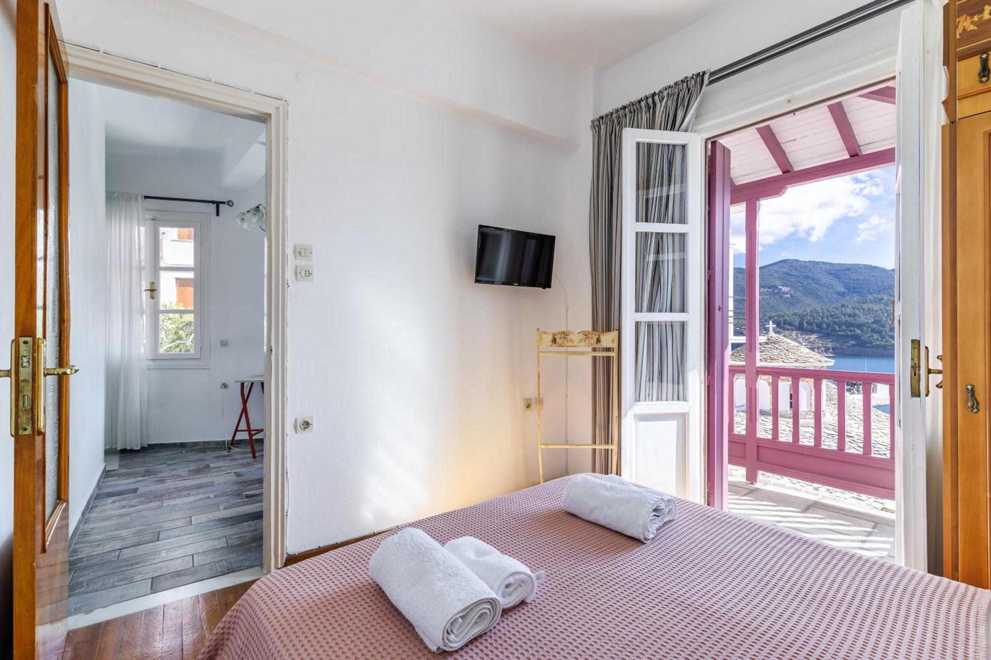 Skopelos Antonia House ภายนอก รูปภาพ